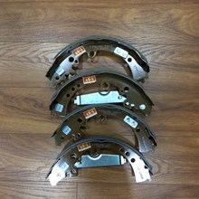 Má phanh guốc sau Toyota Hilux 2,7, Má phanh Bosch BSH 1548