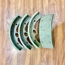 Má phanh Hyundai County, Guốc phanh Huyndai County