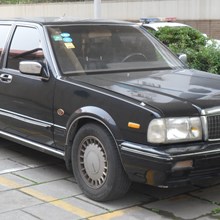 Cao su Bắt bèo trước Nissan Vip Y61 1992
