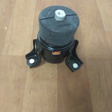 Cao su chân máy giữa Toyota Camry 2010 2.5, Phụ tùng xe Toyota Camry