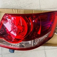 Đèn hậu ngoài trái Toyota Camry 3.5Q