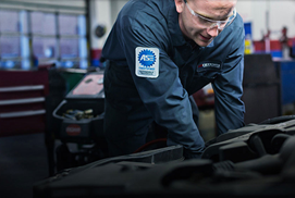 Tại sao mua phụ tùng ô tô trong hãng đắt hơn bên ngoài