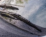 6 sự cố thường gặp với hệ thống gạt mưa rửa kính ô tô