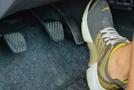 Nguyên nhân và cách hạn chế tình trạng đạp nhầm chân ga