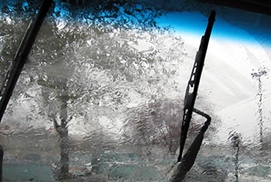 Gạt mưa ô tô có mấy loại nào? Và ưu nhược điểm của chúng?